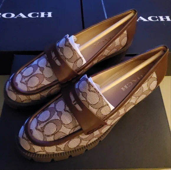 COACH "CORA" LOAFER PUMPS IN COLORS OAK/MAPLE, SIZE 9.5 - Picture 3 of 6